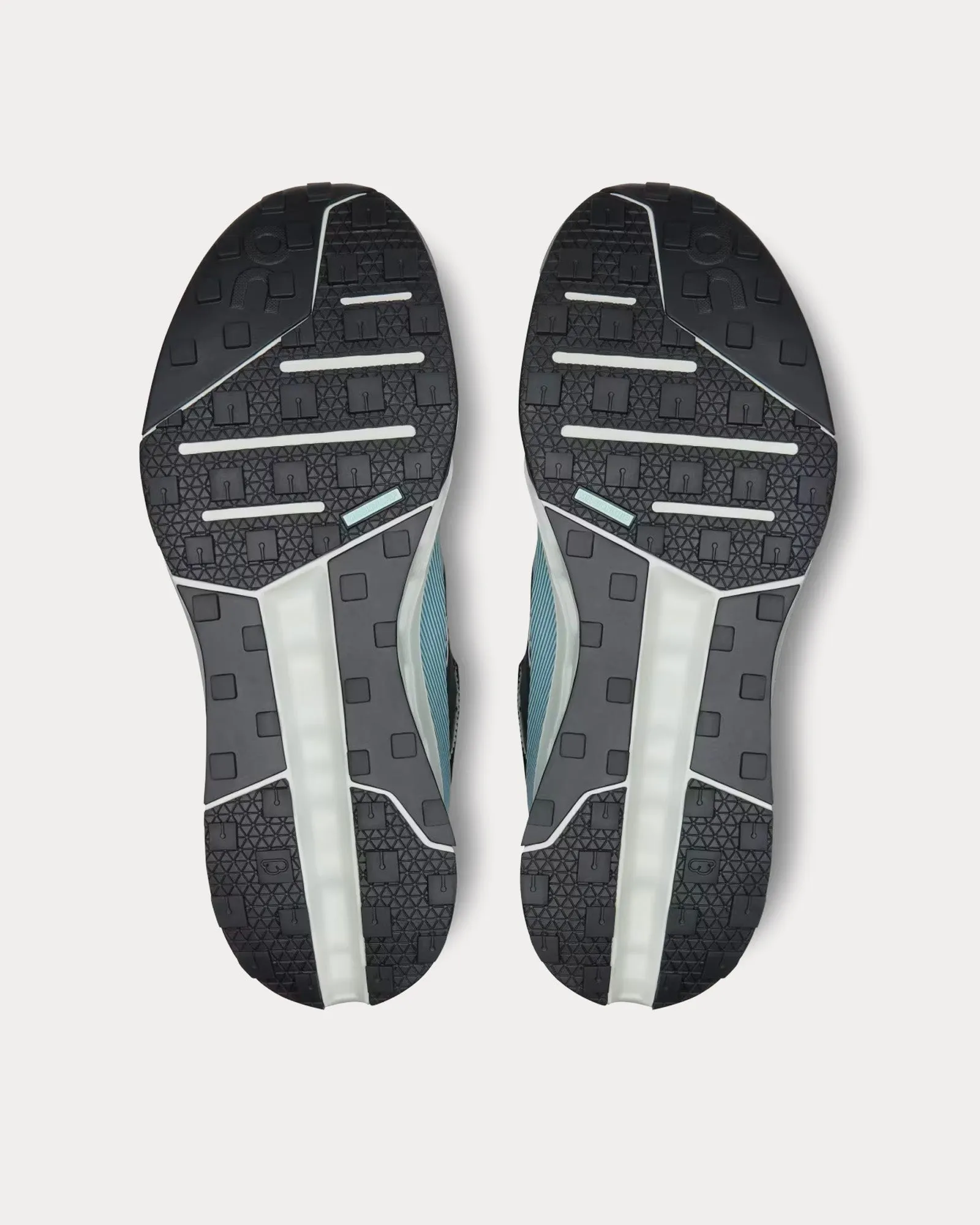 Cloudhorizon Waterproof Lead / Mineral Running Shoes