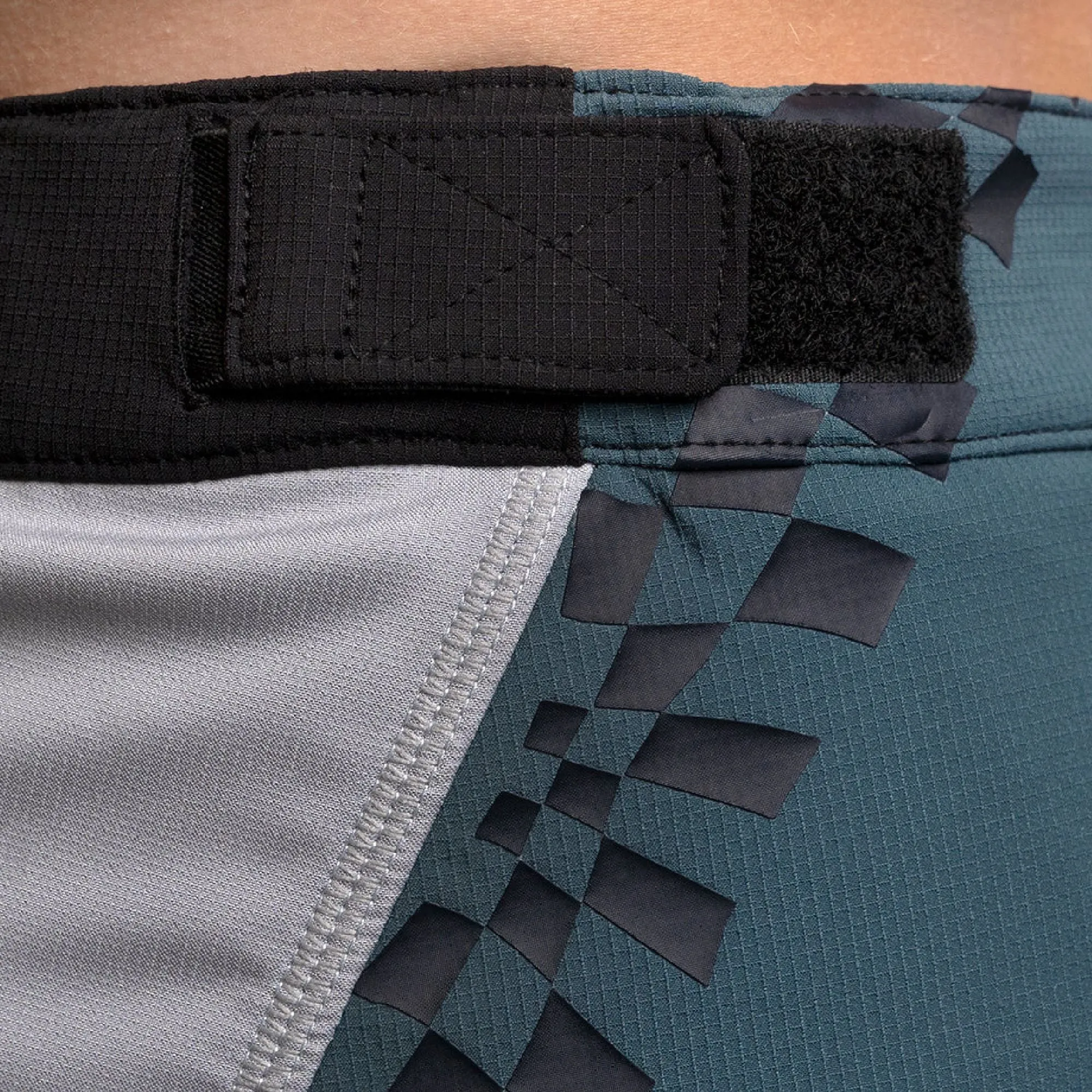 Fasthouse Crossline 2.0 Velocity Short